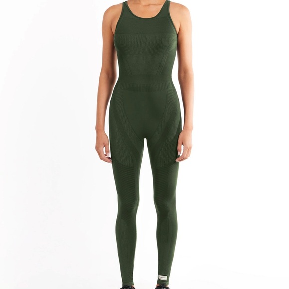 ✨Green Jumpsuit ✨ - Picture 2 of 9